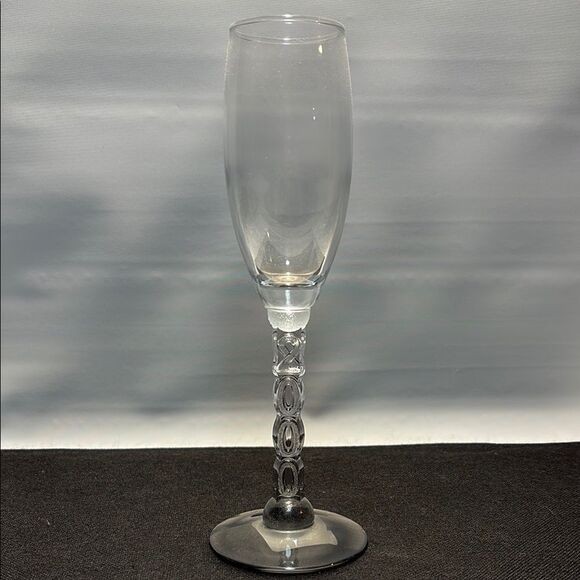 Libbey Gray and Black Drinkware Set for Elegant Dining - Picture 4 of 9